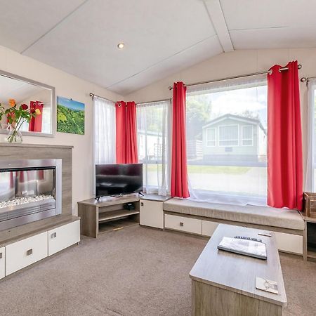 Longnor Wood Holiday Park Dış mekan fotoğraf