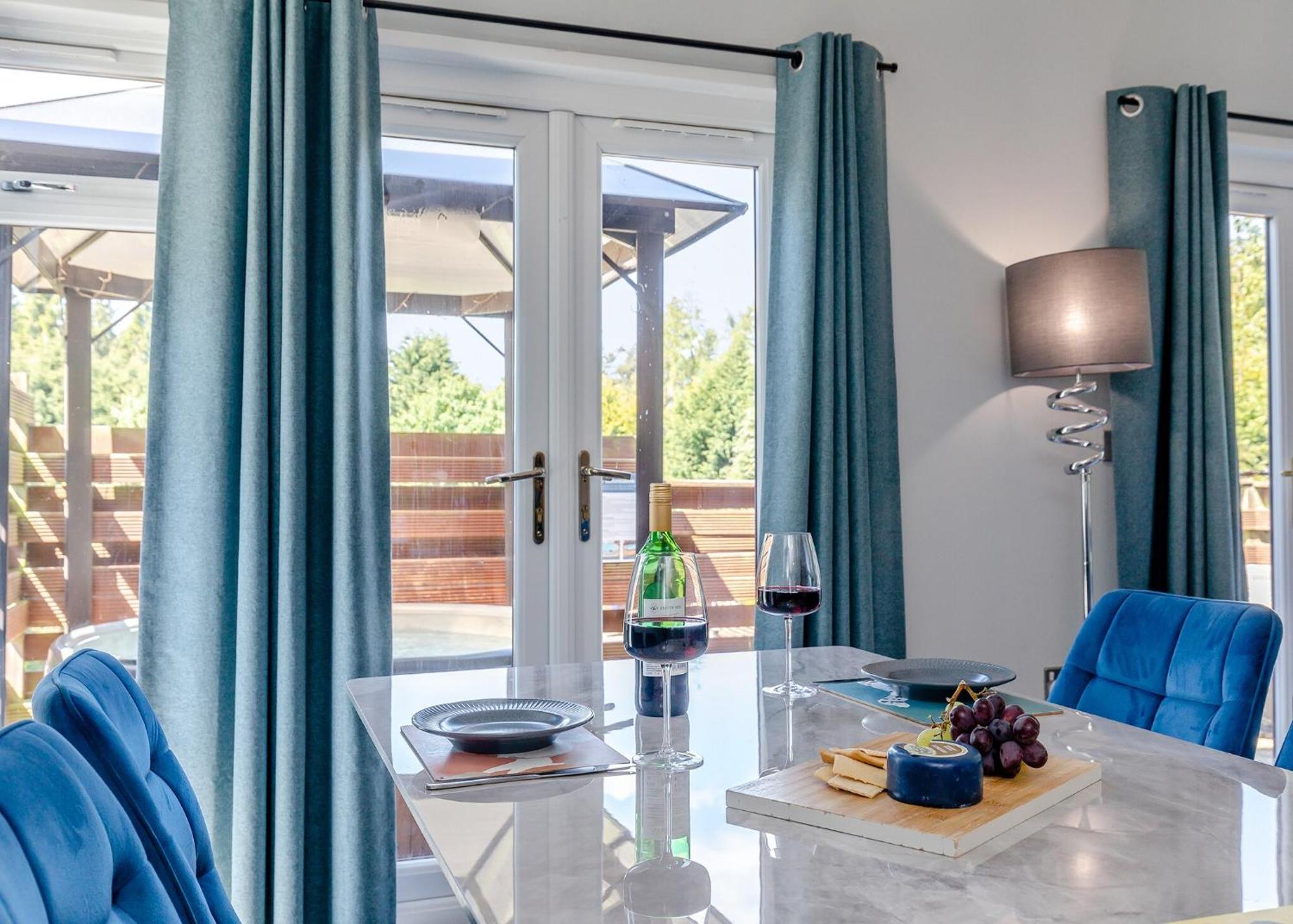 Longnor Wood Holiday Park Dış mekan fotoğraf
